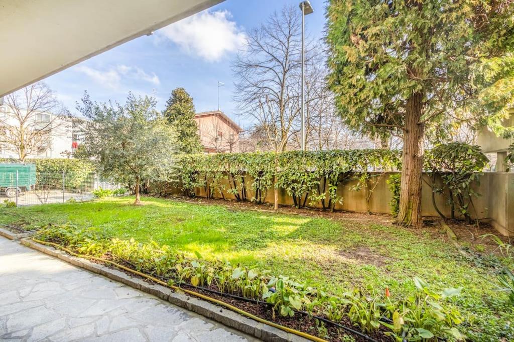 Apartment Heaven Near Ferrari's - Train Station